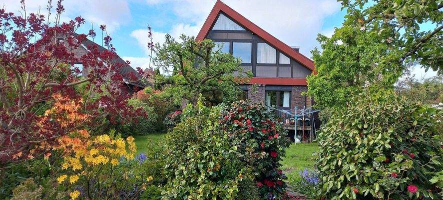 Haus von hinten und Garten