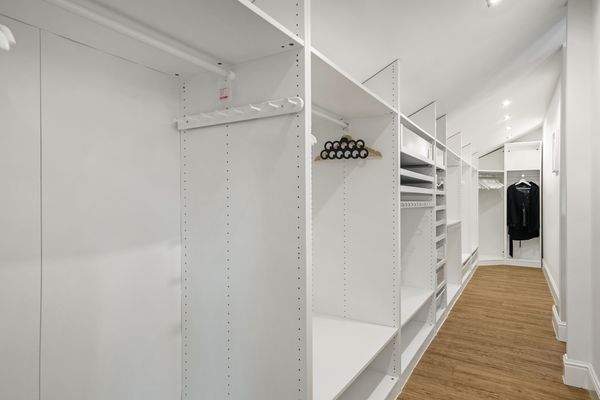 begehbarer Kleiderschrank