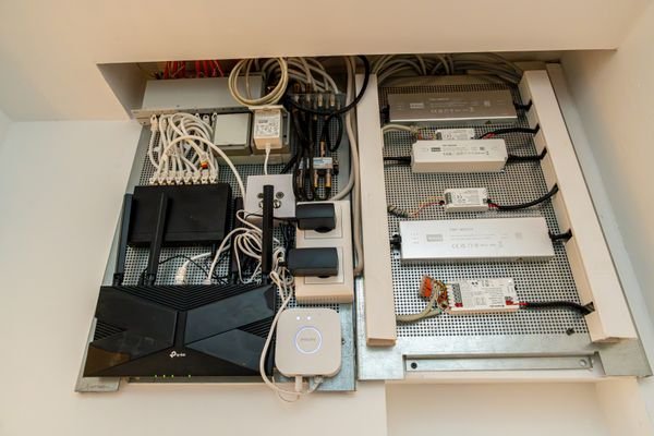 Huwe Lichtkonzept Technik im Abstellraum