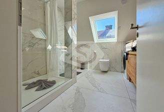 Wohnung 4. DG-Badezimmer 