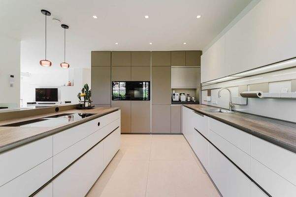 Tischlergefertigte Einrichtung – Funktionalität trifft zeitlose Ästhetik