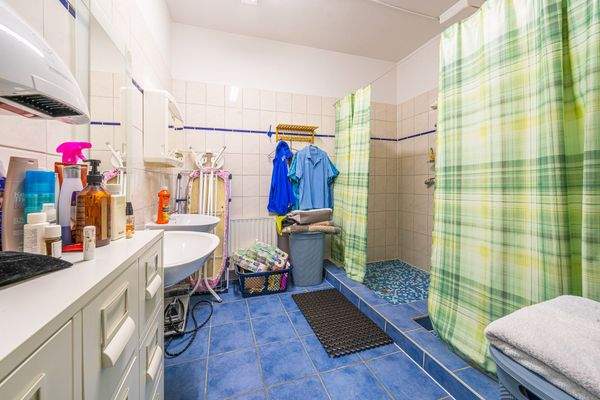 Badezimmer (Gebäude 2)