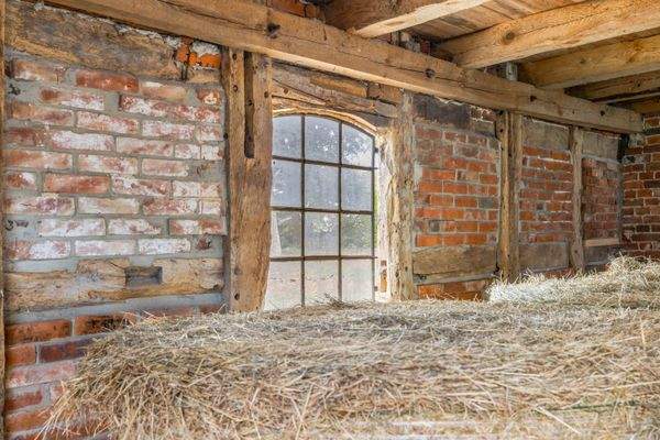 Stallgebäude Heulager