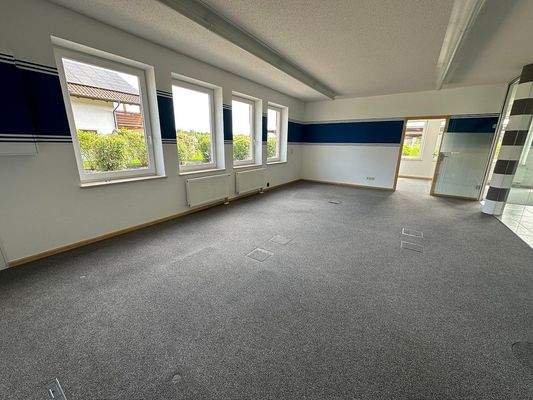 Flexible Büroflächen in EG und OG