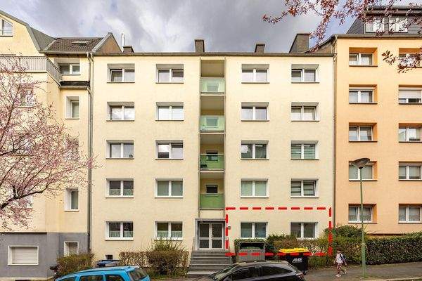Außenansicht, Straßenseite, Lage der Wohnung