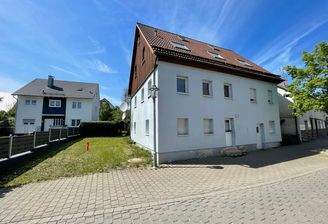Außenaufnahme Haus / Grundstück