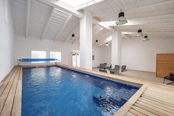 Beheizter Indoor-Pool