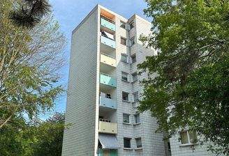 Haus mit Sonnen-Loggien