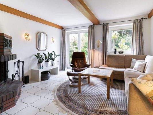 Kaminzimmer mit Gartenzugang