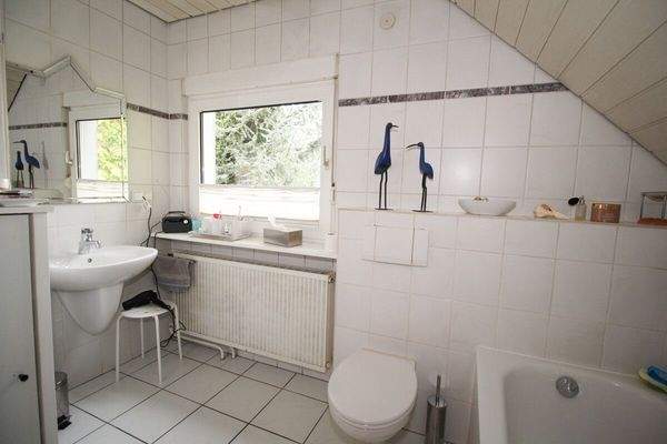 TGL-Bad mit Wanne ...