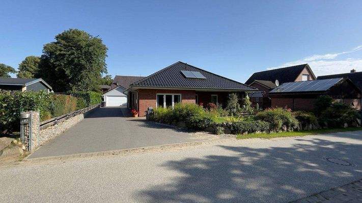 2 Haus Aussenansicht_2.jpg