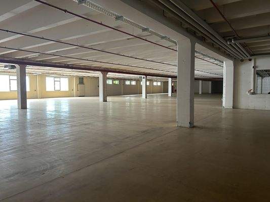 Innenansicht leere Lagerfläche