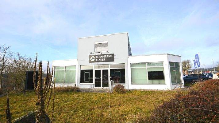 Direkt an der Autobahn A3