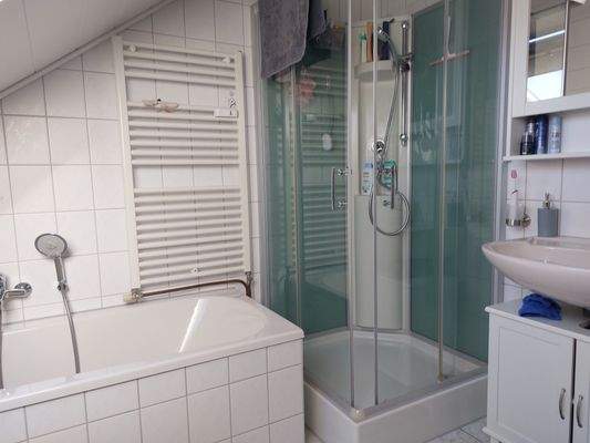 1. Badezimmer (2).jpg