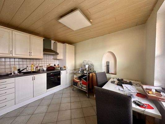 Wohnküche mit Sitzmöglichkeit