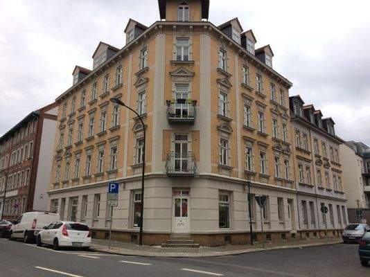 Eckansicht mit 2. Ladenlokal Eingang