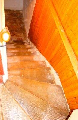Treppe zum KG.JPG