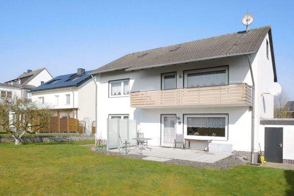 2 Familienhaus Gartenansicht