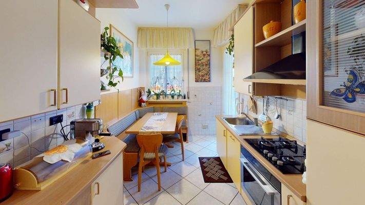 Meran-Merano-Trilocale-Dreizimmerwohnung-in-vendita-vendesi-zu-verkaufen-Balkon-balcone