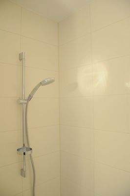 Duschbadewanne mit Glaswand