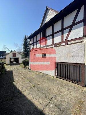 Einfahrt zur 2. Garage