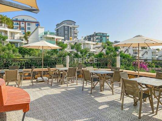 Sea-View Real Estate in Complex with Amenities in Kargıcak Alanya