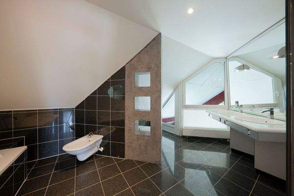 Vollbad mit Doppelwaschtisch