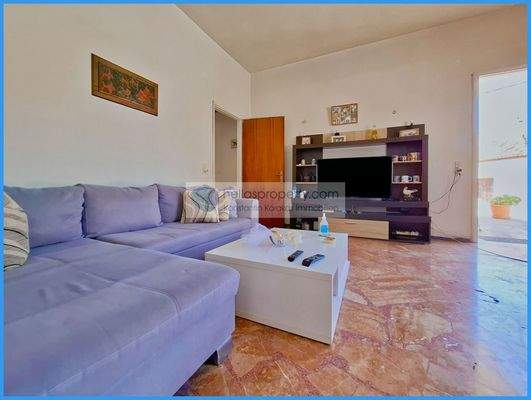 5bce343754bf4eaf9ee6a7f7f15e7921-original