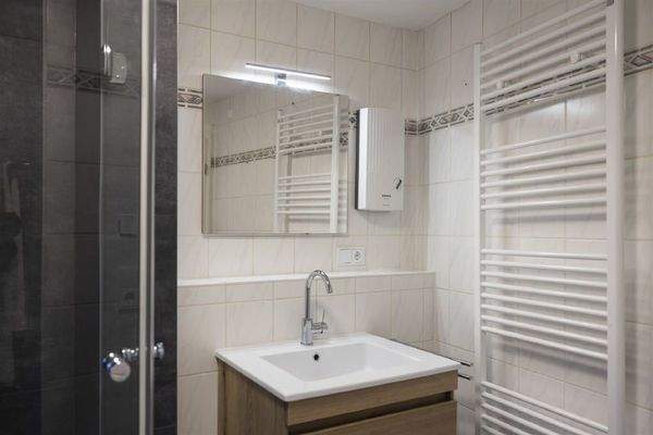 ... hell und freundlich