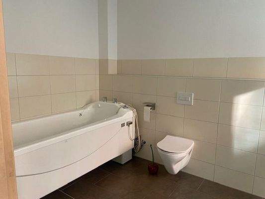 behindertengerechte WE Bad EG Bild 2