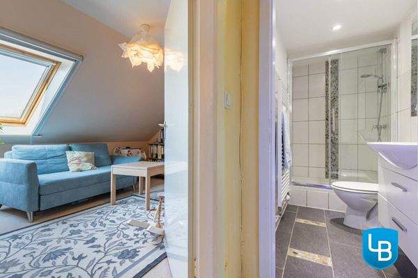 DG II: ... und ein Duschbad