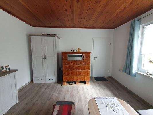 Wohn- und Schlafzimmer