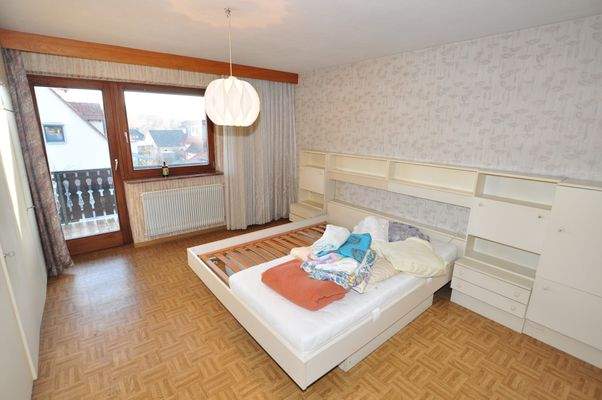 Schafzimmer mit Balkon