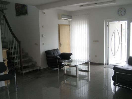 d91ea871-744c-46b6-ba97-c1f20256b12b