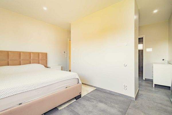 ...ins Elternschlafzimmer mit...