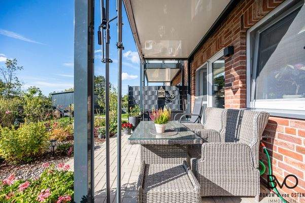 Überdachte Süd-Terrasse