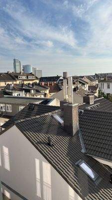 Über die Dächer Off