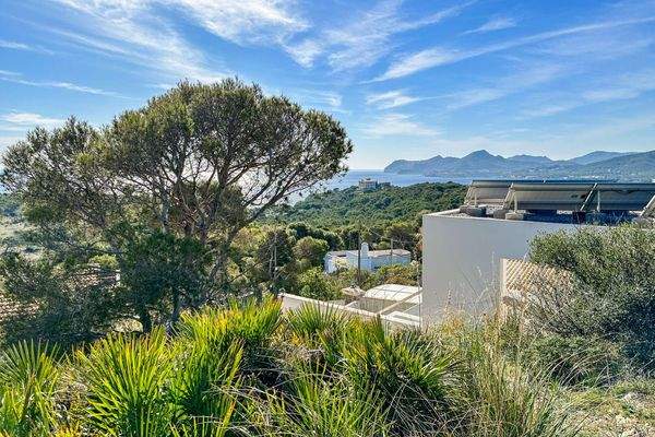 Blick von den Höhen auf das Meer