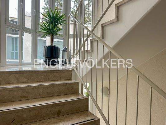 Gepflegtes Treppenhaus