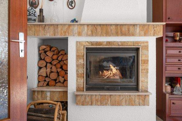 EG Wohn- und Esszimmer mit Kamin