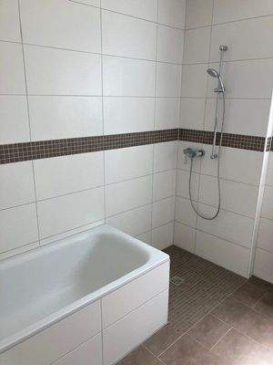 Bild 10 Bad mit Dusche.jpg