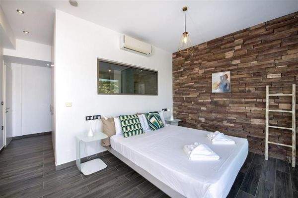 Kreta, Kokkino Chorio: Traumvilla mit makelloser Aussicht mit einer privaten Bucht zu verkaufen