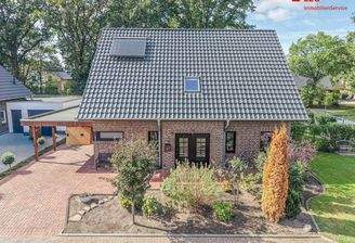 Vorderansicht des Wohnhauses