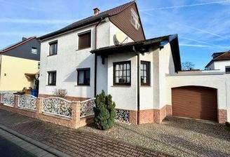 AK2 Hausansicht mit Garage.jpg