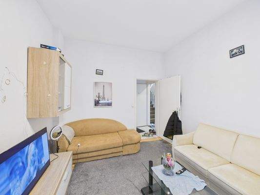 CAM01223G0-PR0168-STILL005