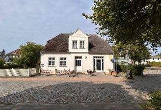 Straßenfront Wohnhaus