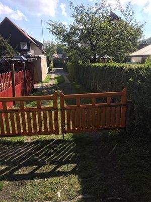 Der Privatweg Richtung Bahnhof