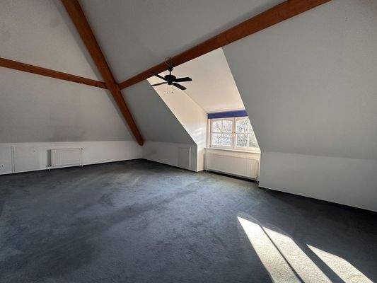 Ausschnitt Zimmer Sohn OG