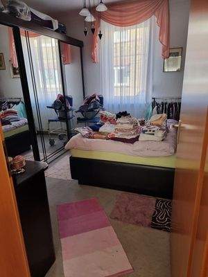 Schlafzimmer EG vor Räumung