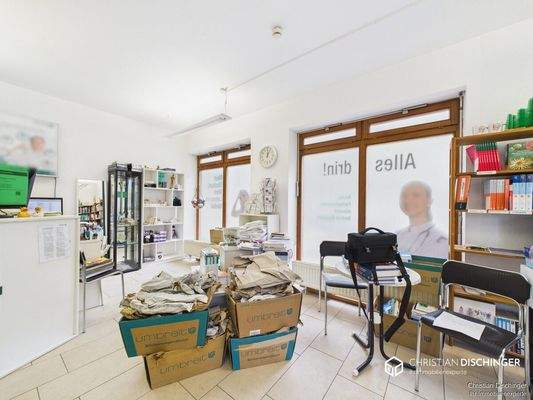 CAM01869G0-PR0269-STILL008